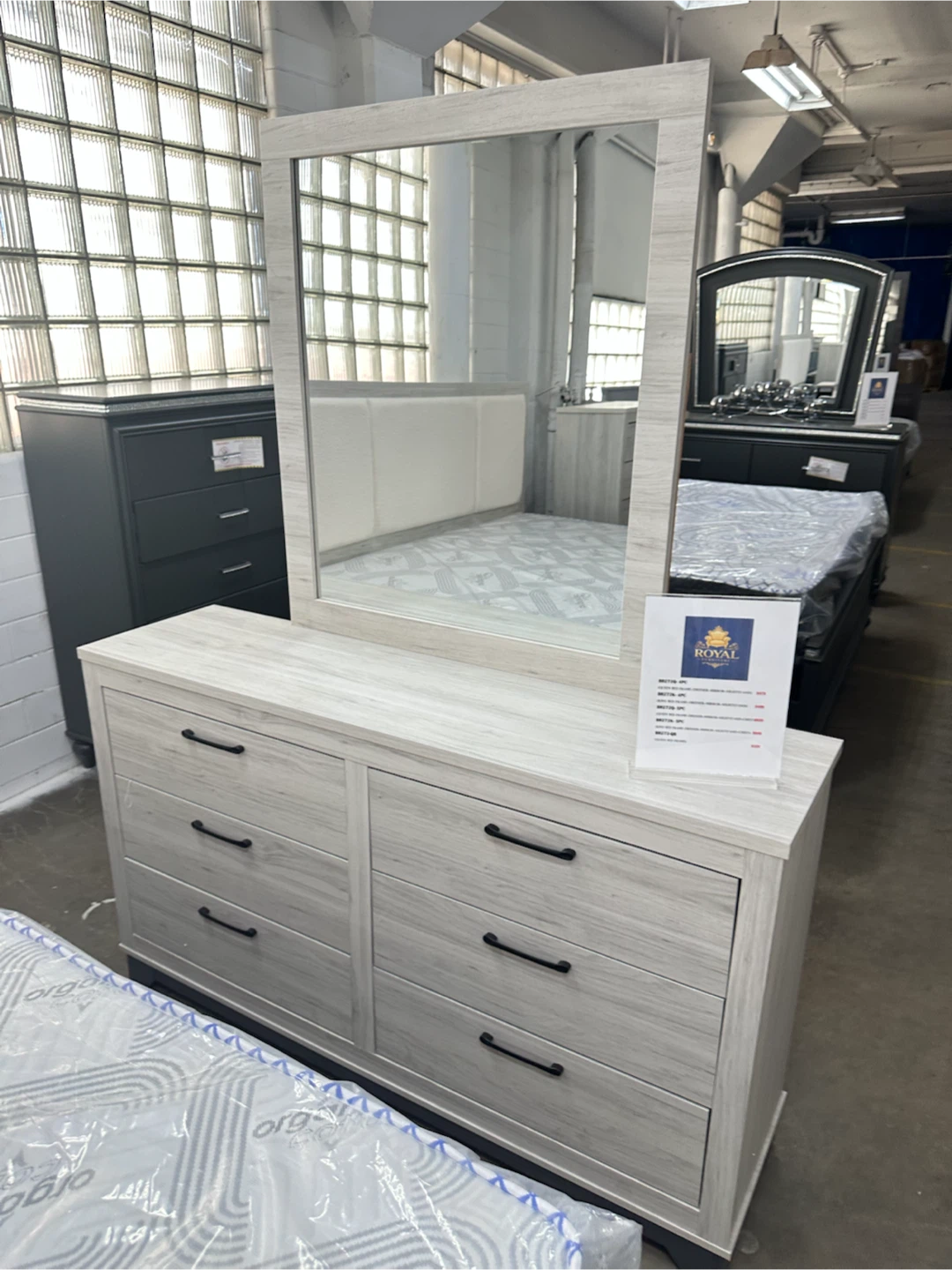 Modern white bedroom set - photo 3