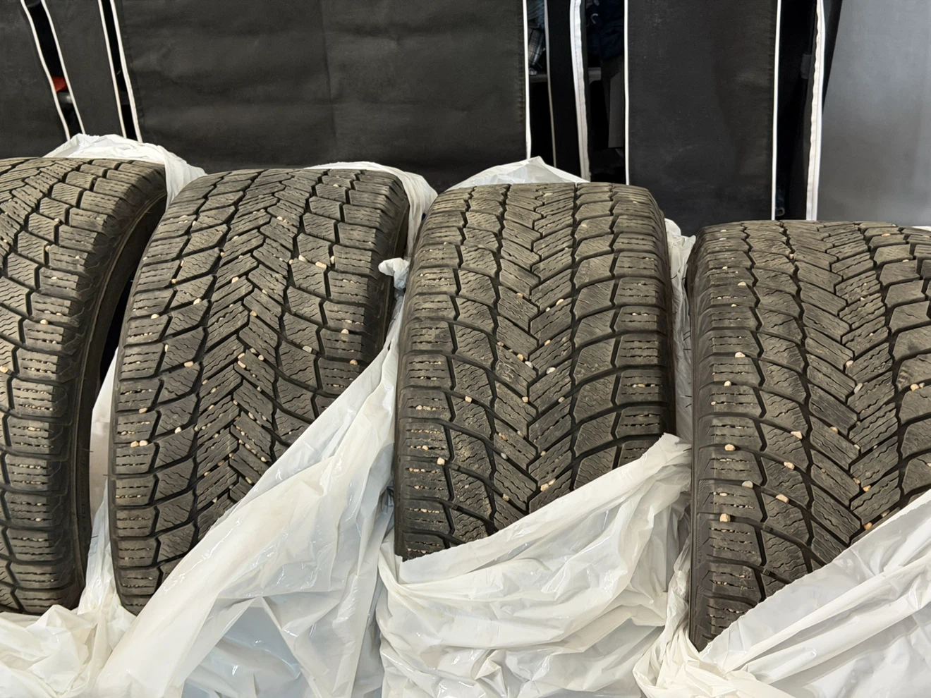 Set of 4 Michelin X-Ice Snow Winter Tires – 245/40R18 - photo 5
