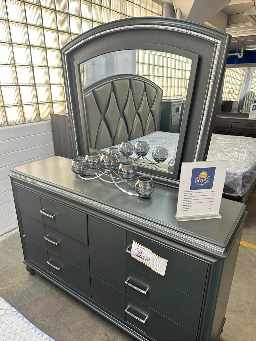 Modern diamond bedroom set - photo 3
