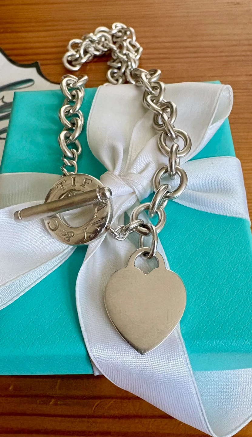 💯 Authentic Tiffany and Co. Heart Tag Toggle NECKLACE