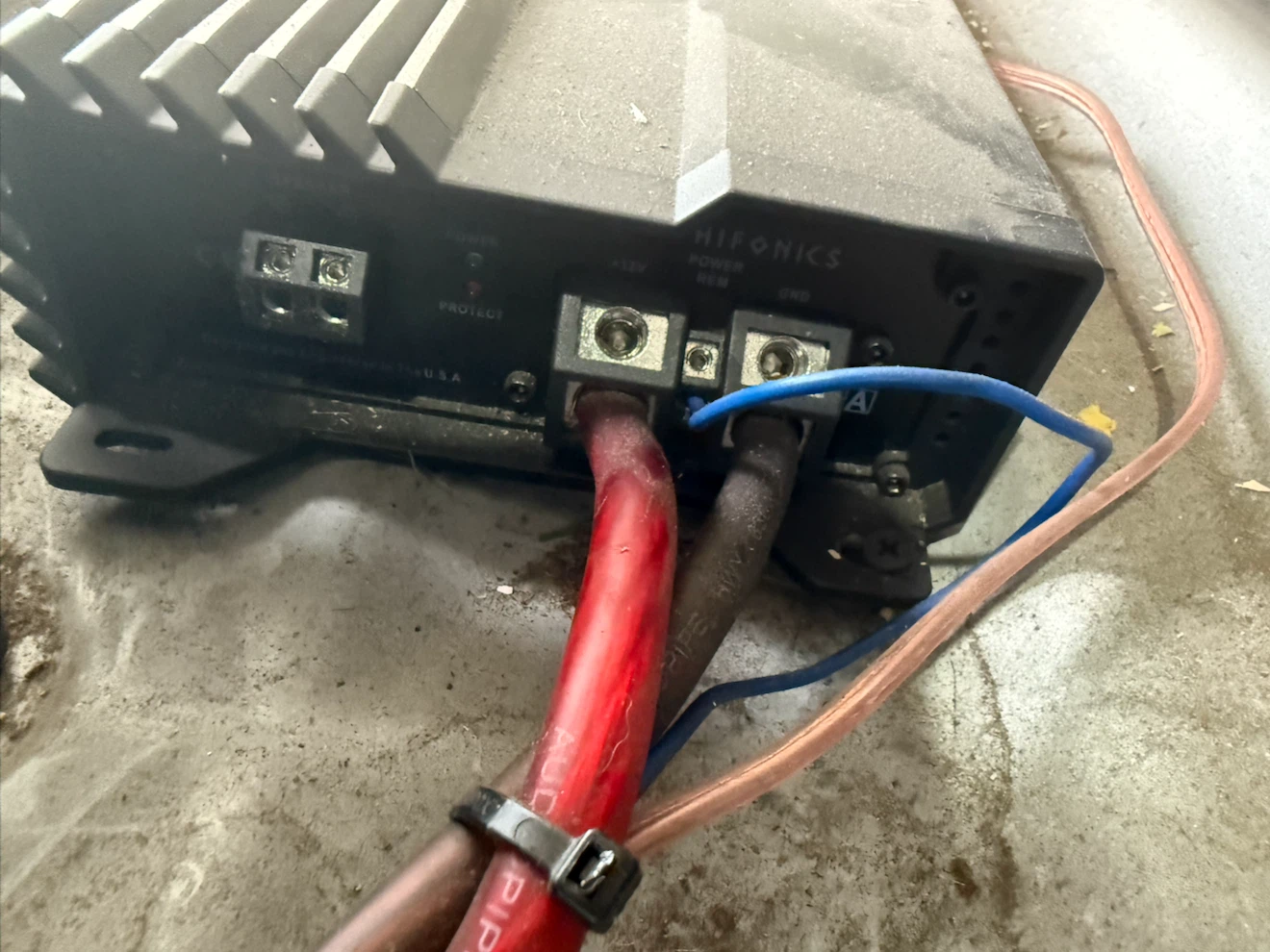 Hifonics Alpha Car Amplifier - photo 3