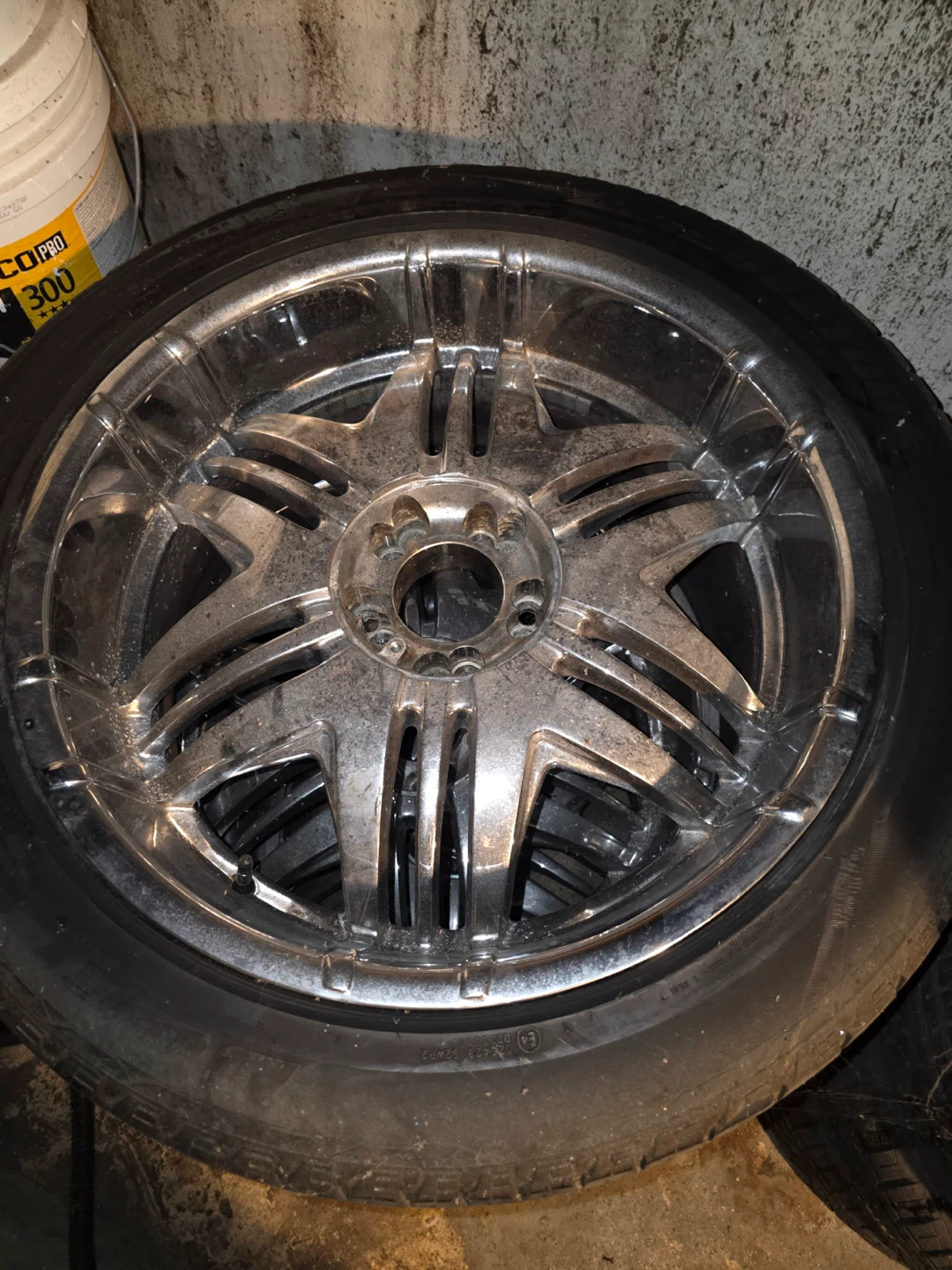 22 inch Chrome Wheels with Tires P255/45R22 - photo 2