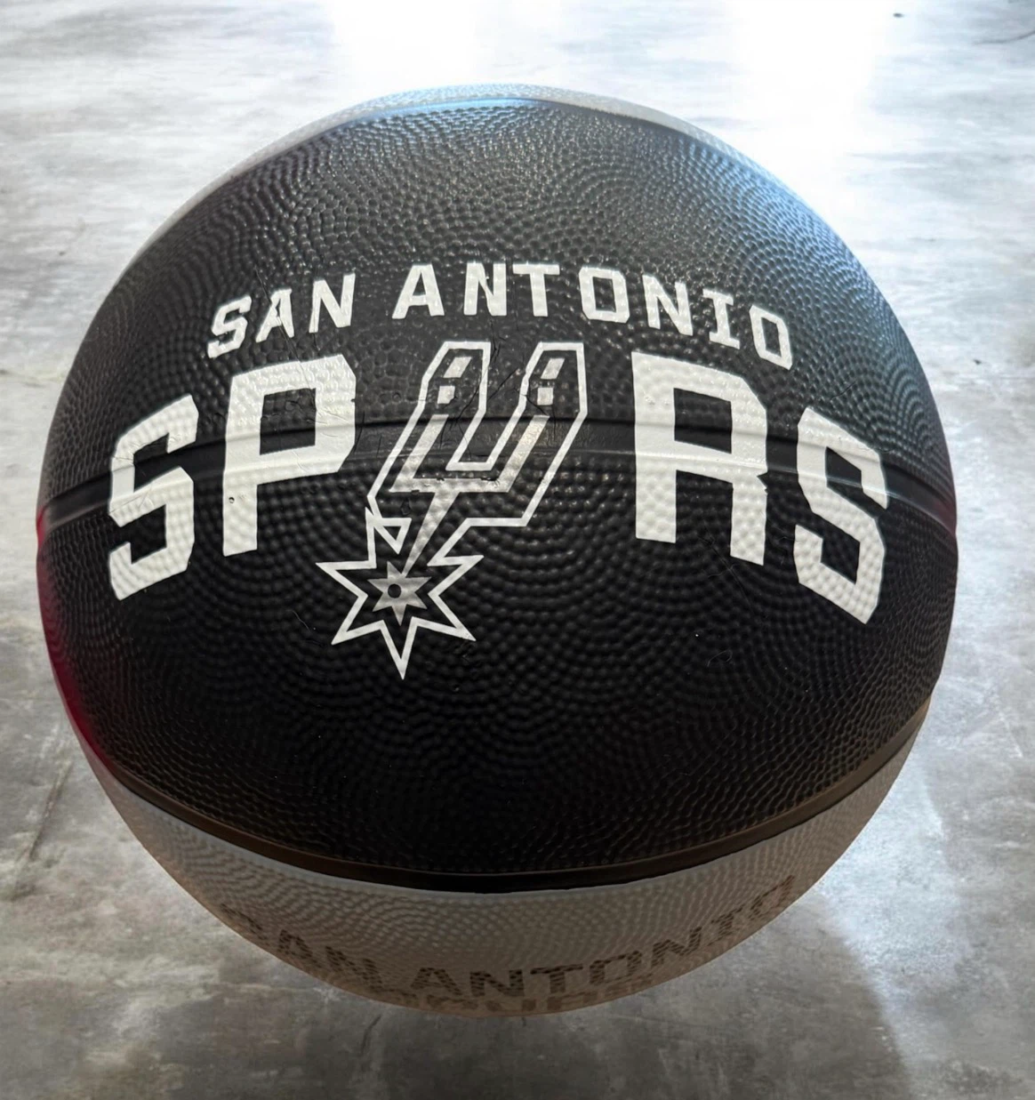 San Antonio Spurs Basketball - photo 2