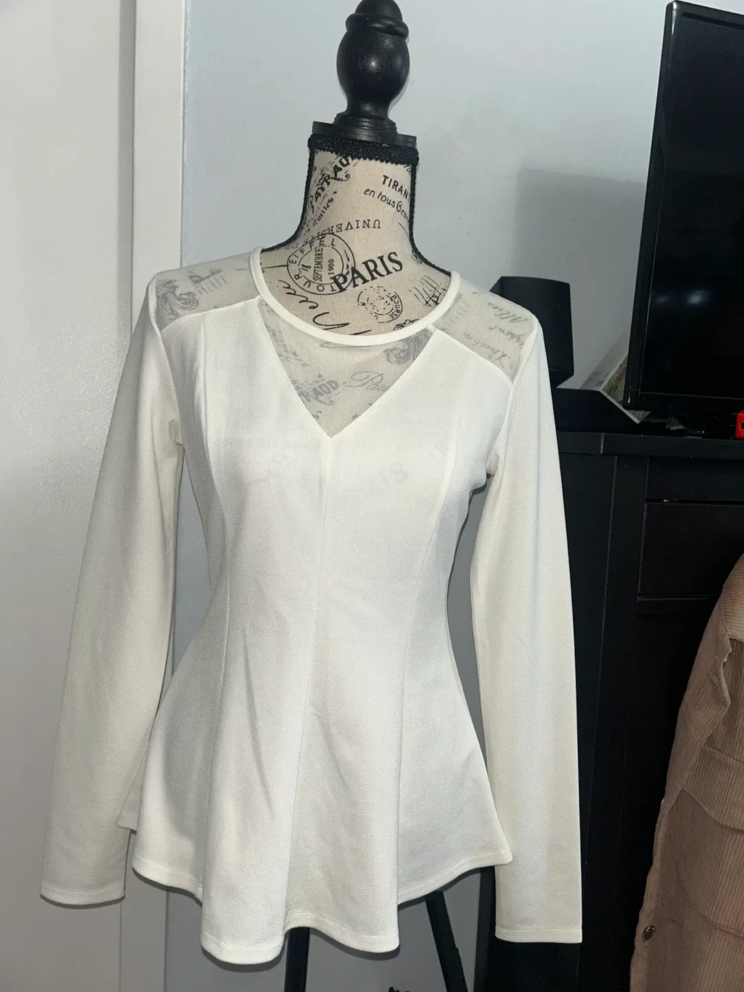 DYNAMITE White Long Sleeve Peplum Top