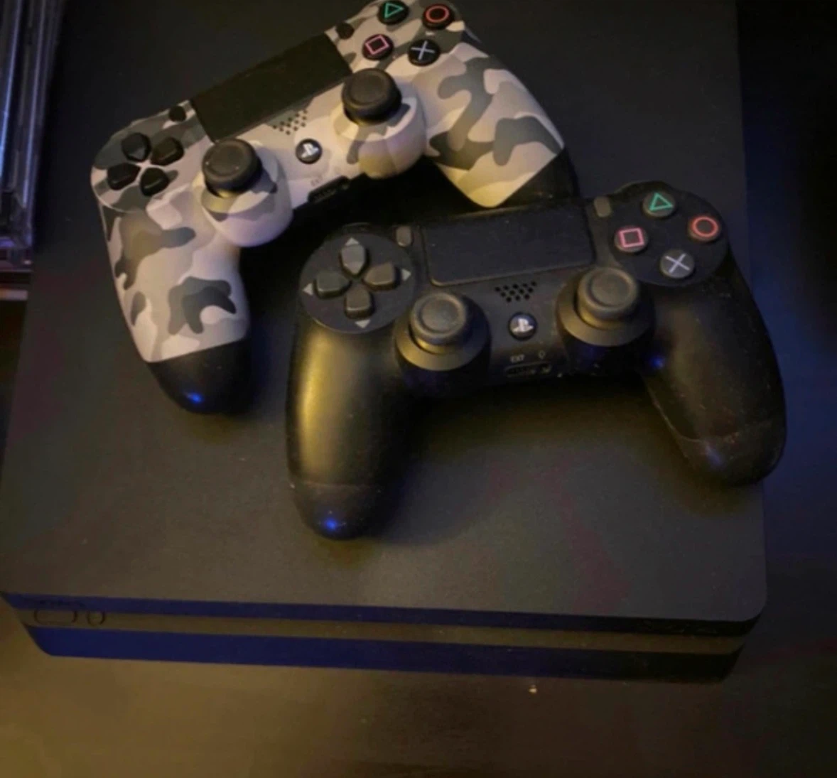 PlayStation 4 1TB Console with 2 Controllers & 8 Games - photo 2