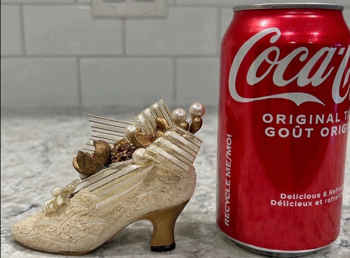 Vintage Resin High Heel Shoe Figurine (Gold & Ivory) - photo 4