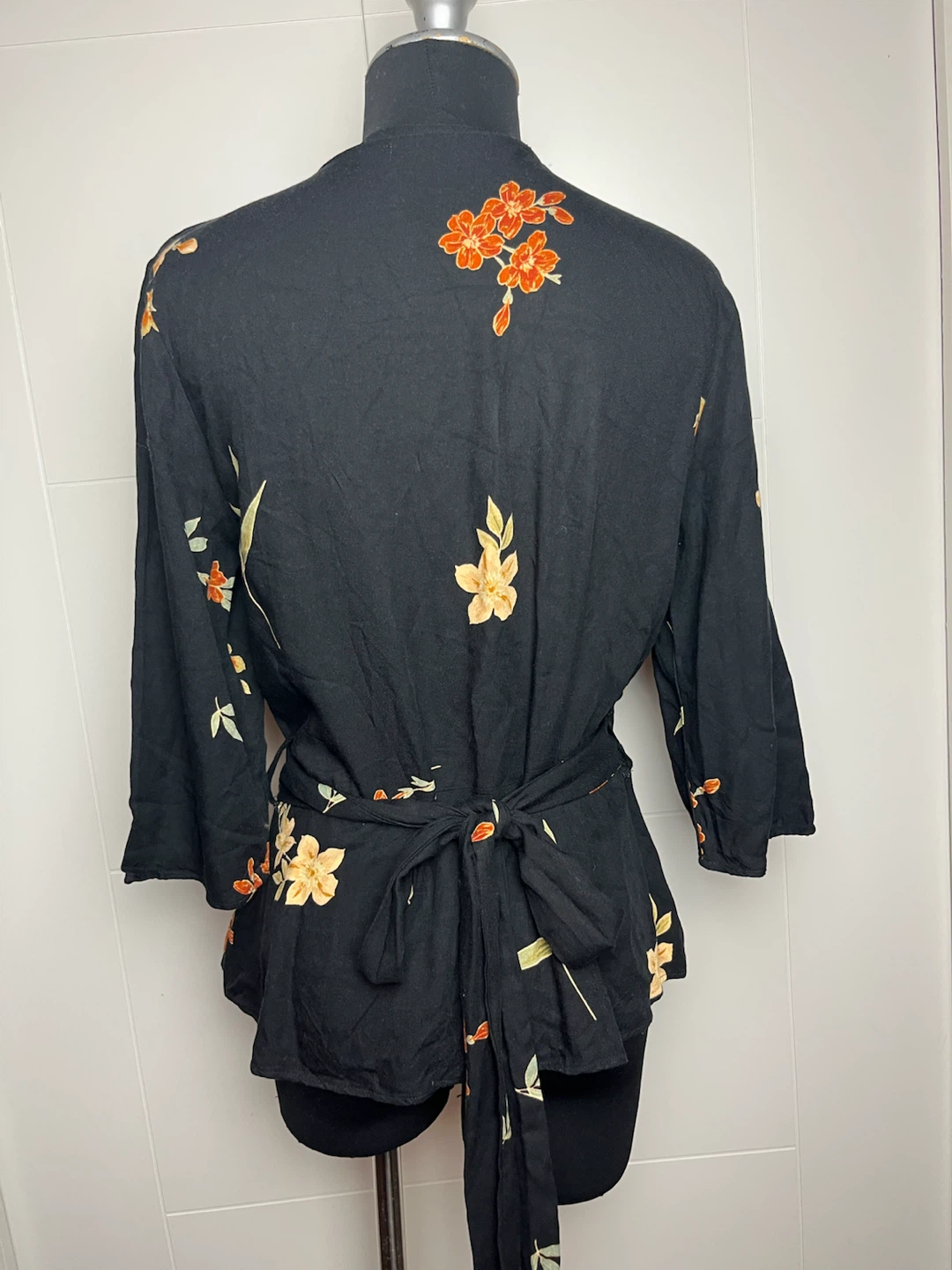 Zara Basic Floral Wrap Top - photo 2