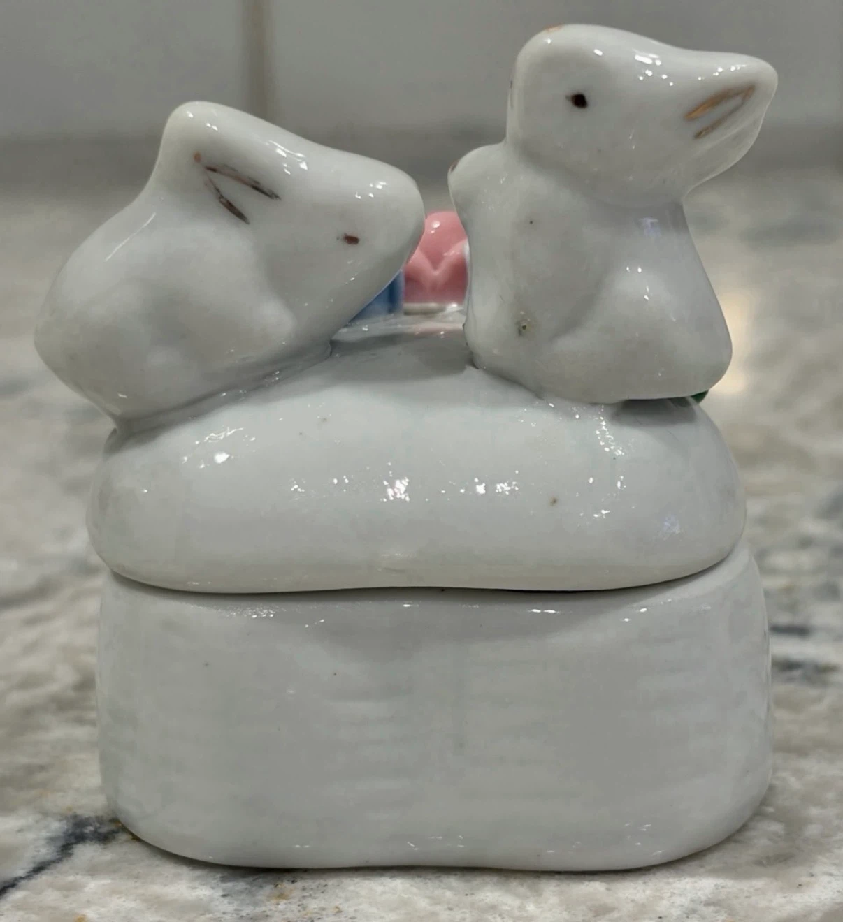 Vintage Ceramic Bunny Trinket Box. Heart Shape w/ Flowers - photo 3