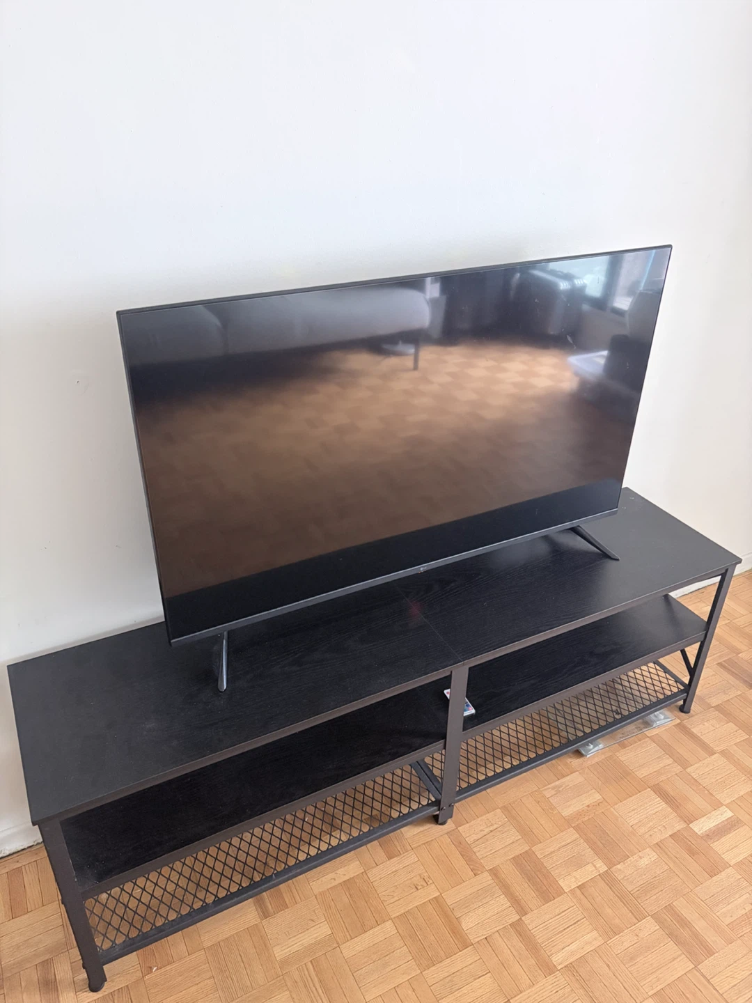 Moving Sale 📺 LG  4K webOS Smart TV+ TV Stand Bundle