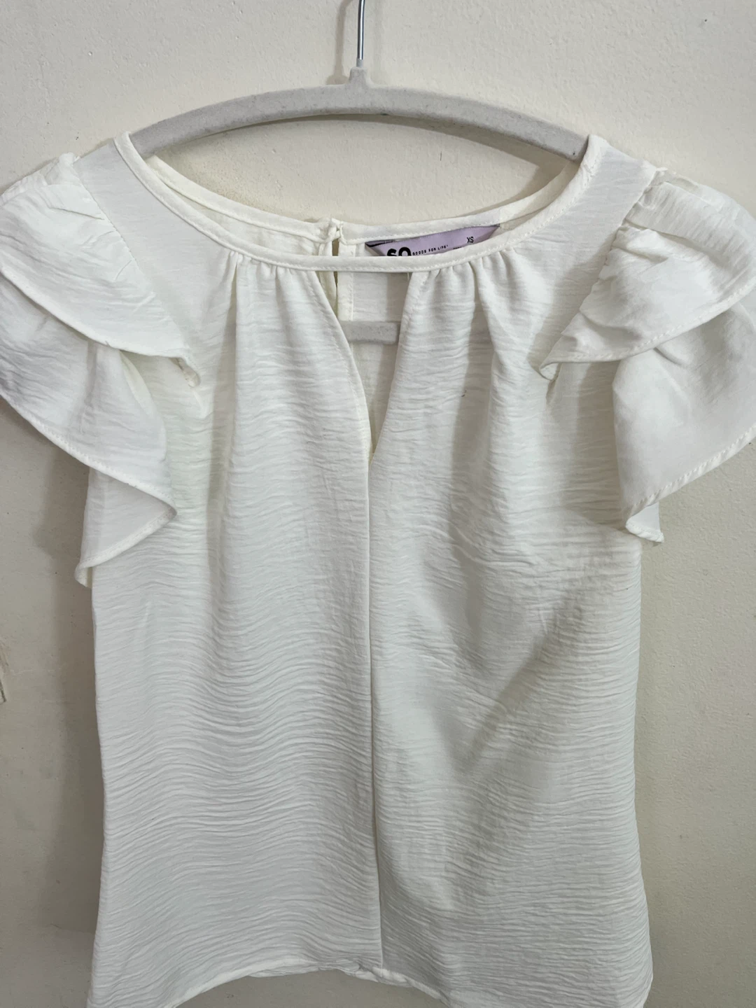SO Goods for Life White Ruffle Sleeve Top XS
