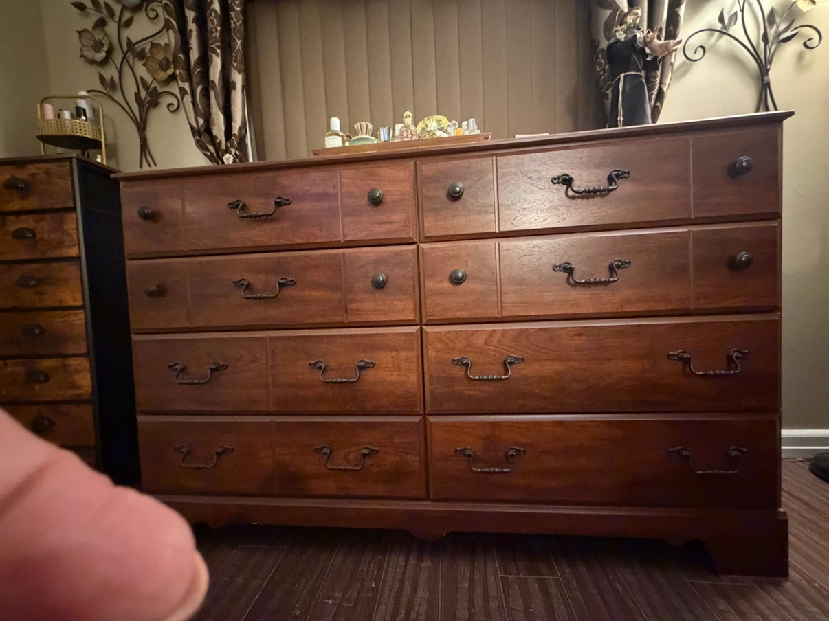 Wooden Dresser with 8 Drawers