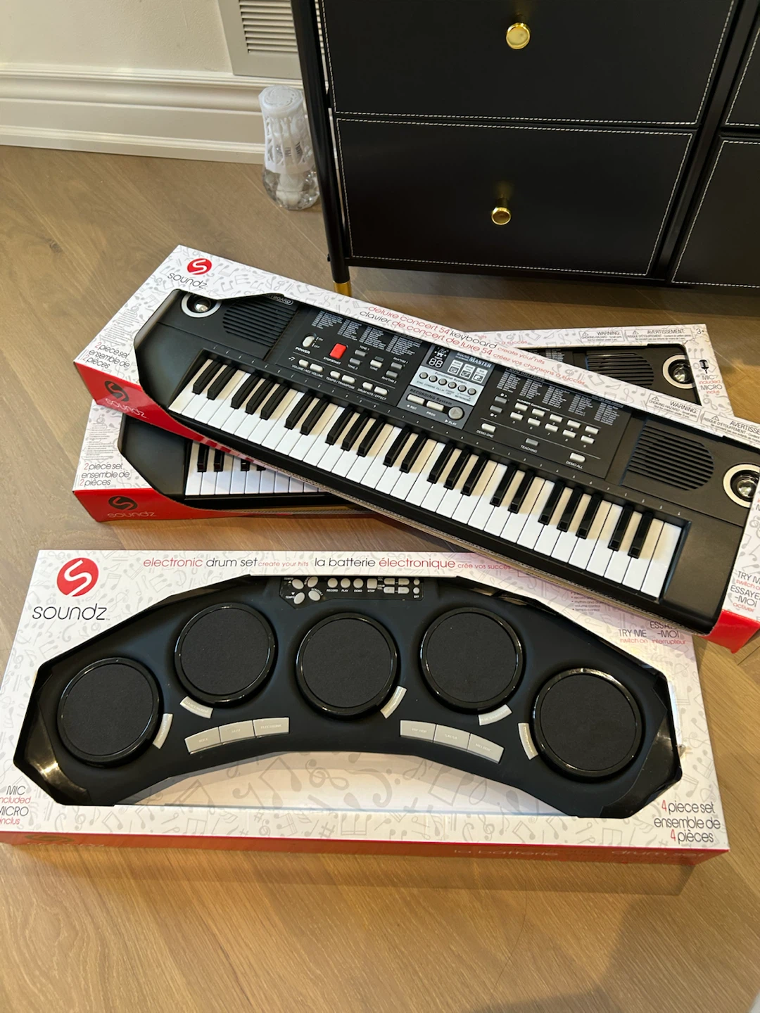 Soundz Electronic Keyboard and Drum Set
