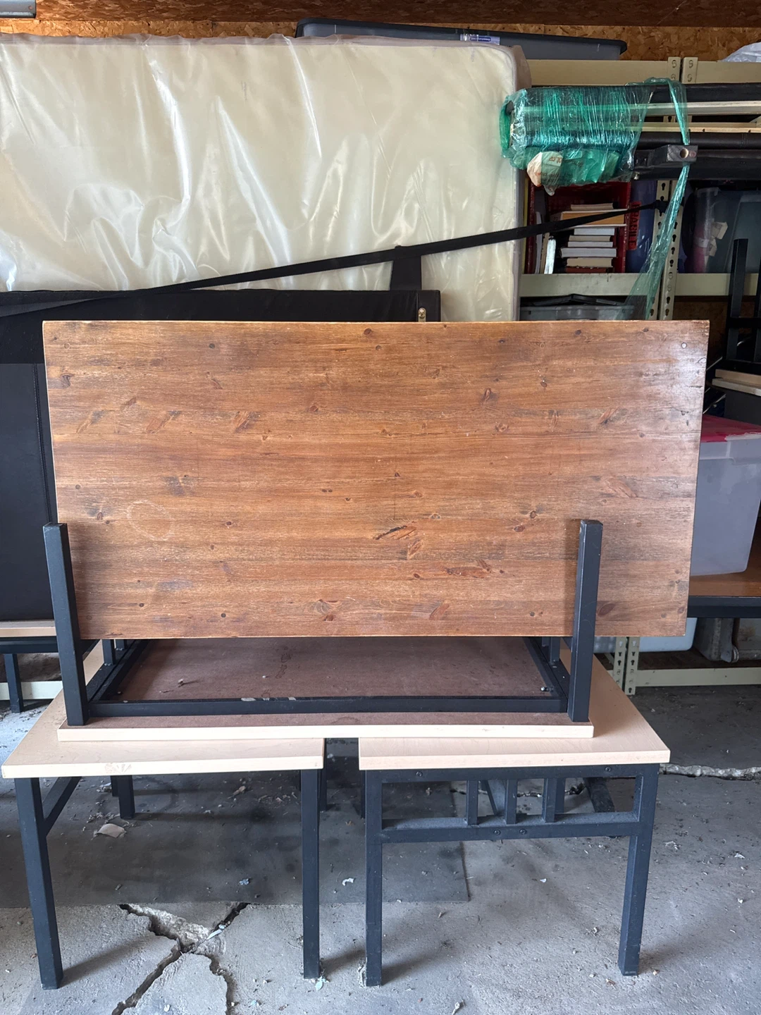 Wooden coffee table. - photo 2