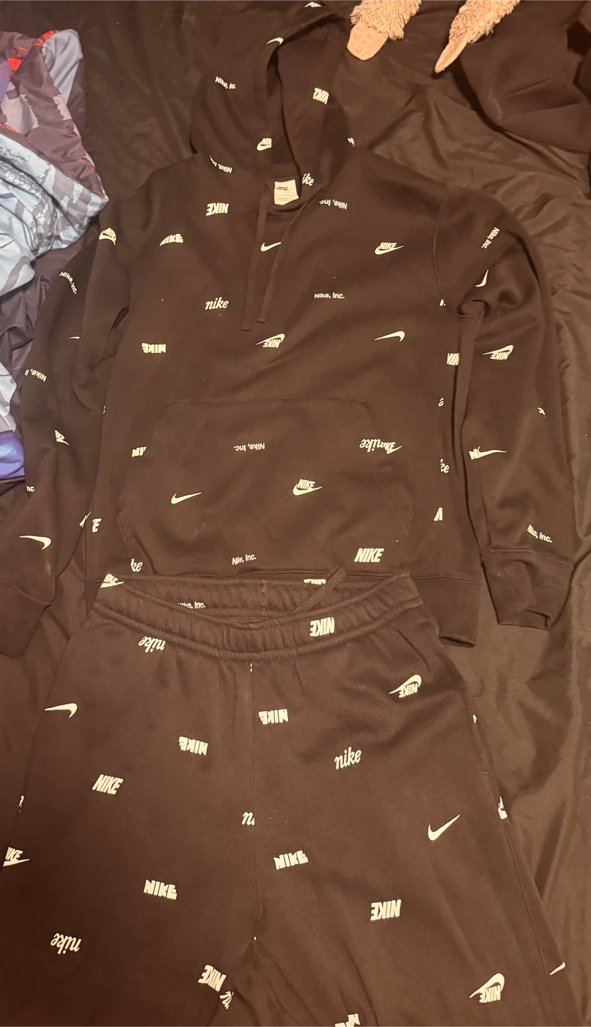 Nike All-Over Print Hoodie and Sweatpants Set - photo 4