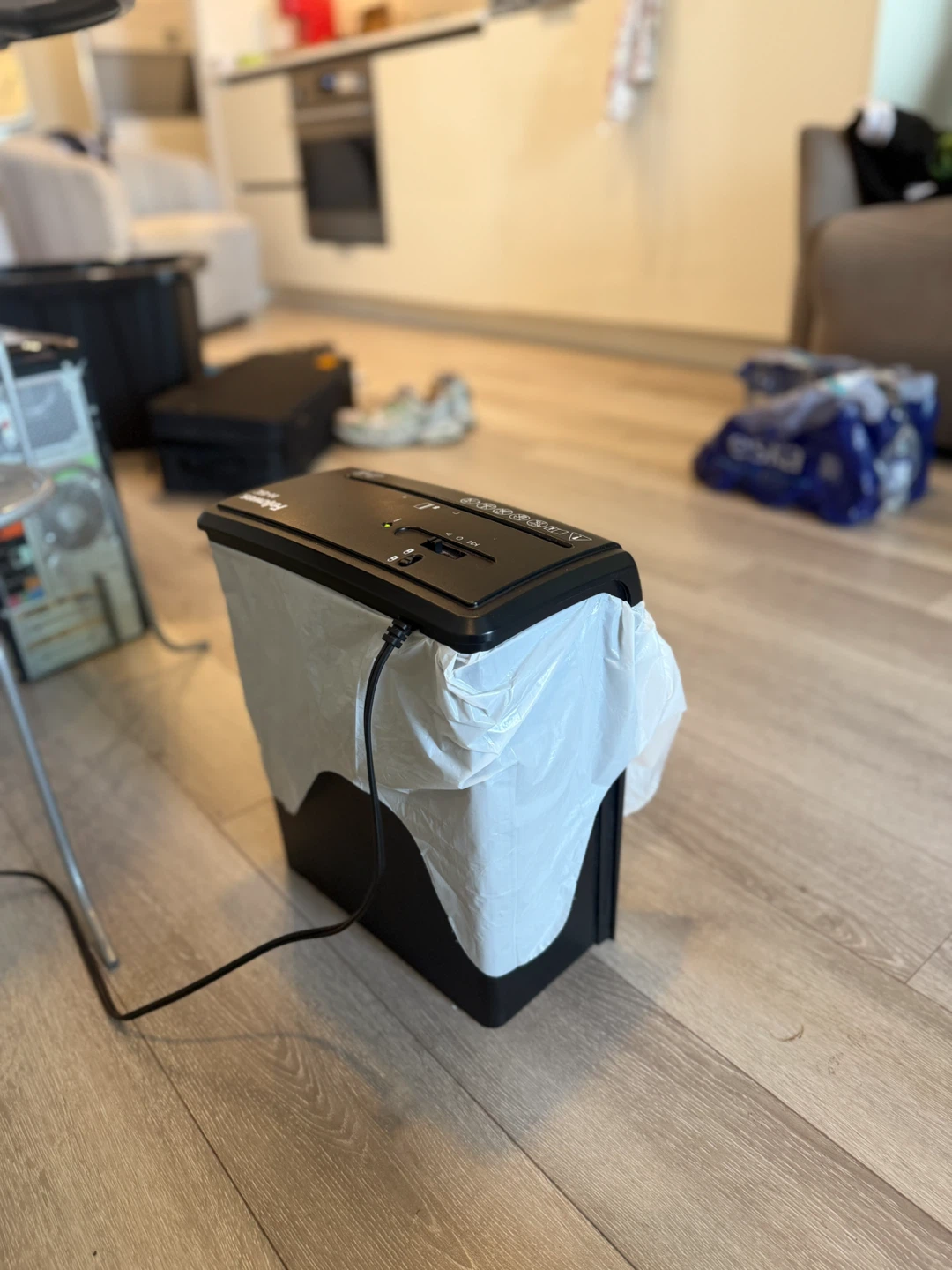 Fellowes H-60 Shredder - photo 2