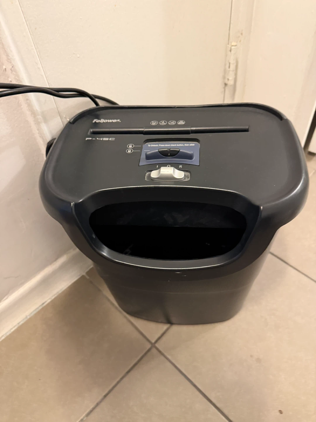 Fellowes P-45C Cross-Cut Paper Shredder - Works Great - photo 2