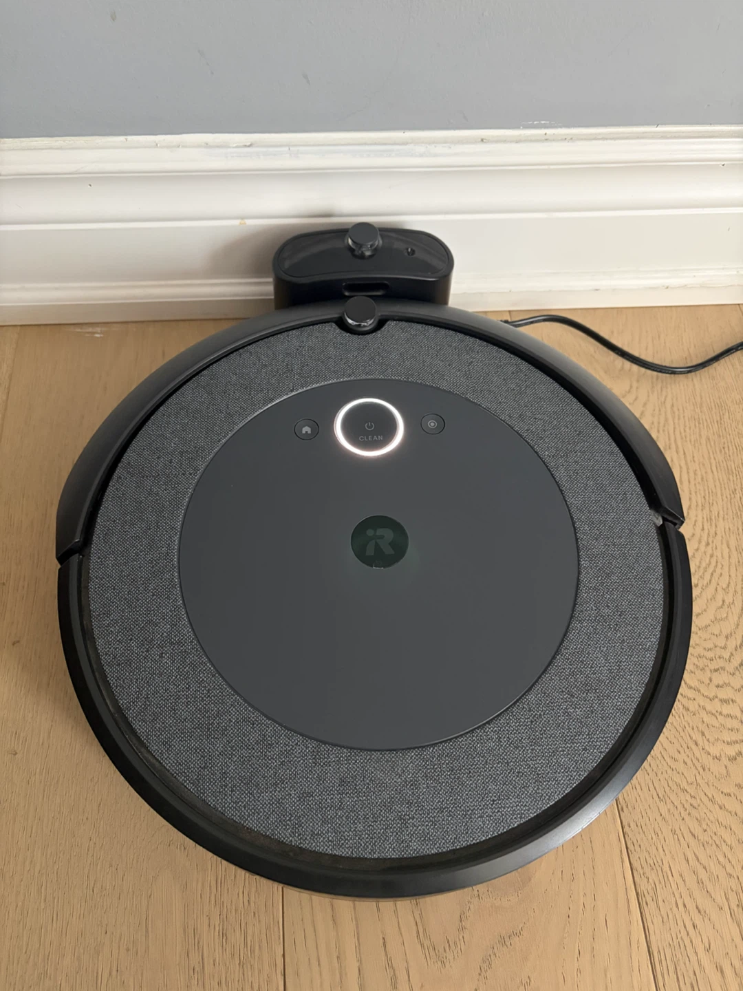iRobot Roomba i3 Robot Vacuum with Charging Dock