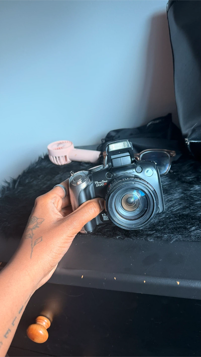 Canon PowerShot SX20 IS Digital Camera