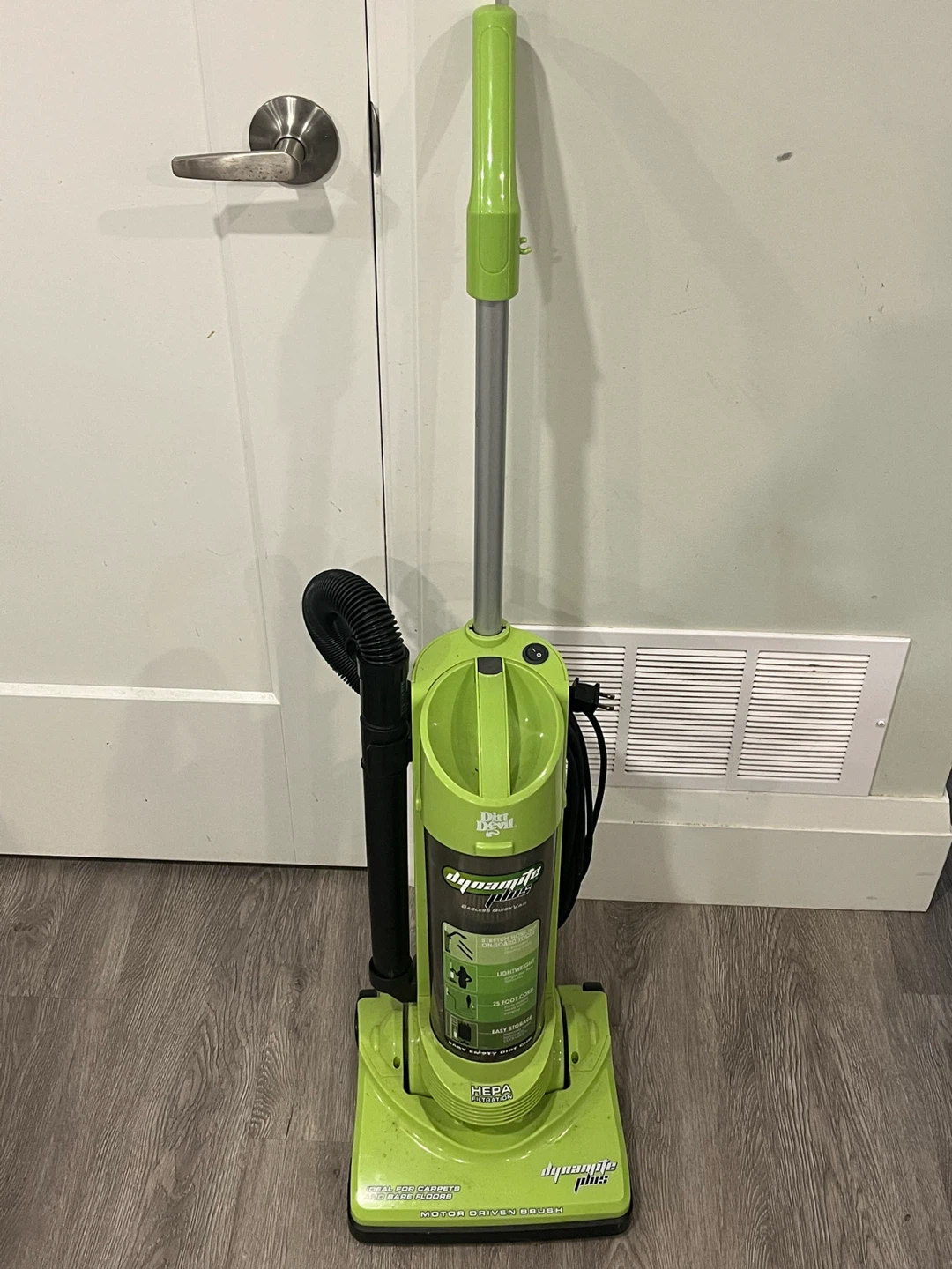 Dirt Devil Dynamite Plus Upright Vacuum - photo 2
