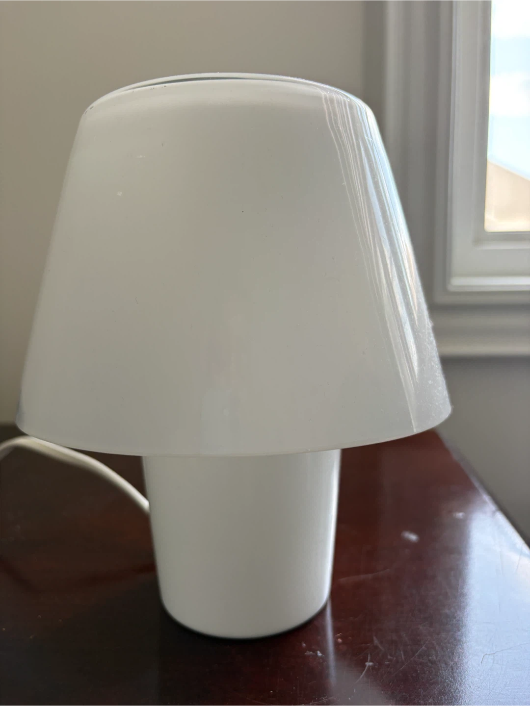 Sleek White Table/Desk Lamp