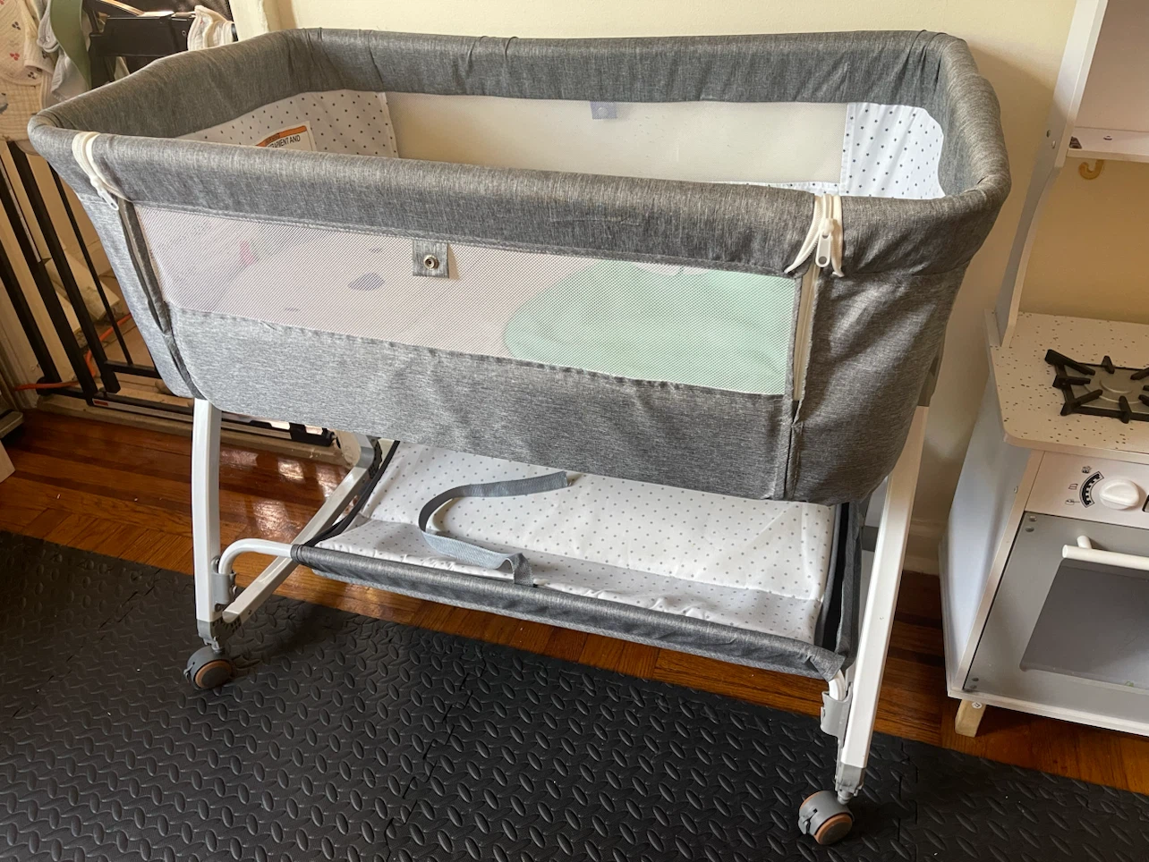 Grey Bassinet with Wheels - photo 3