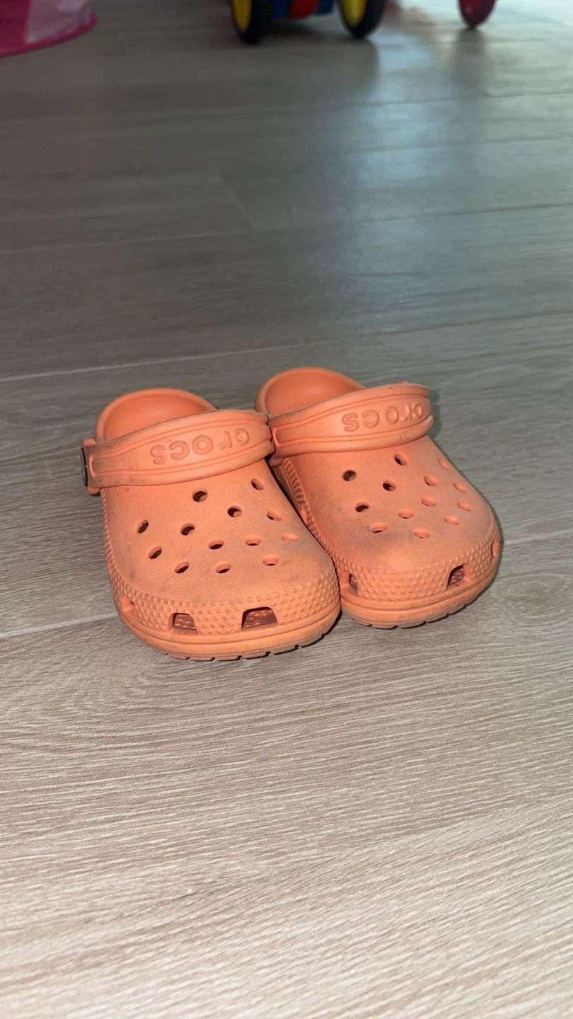Crocs Toddler Size 7 Orange