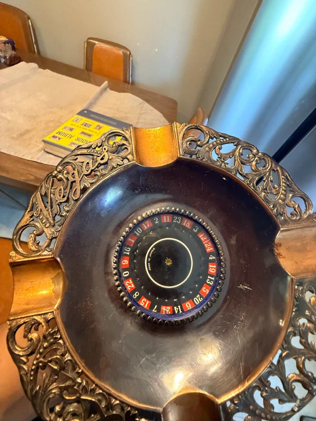 VINTAGE ASHTRAY WITH ROULETTE WHEEL - photo 2