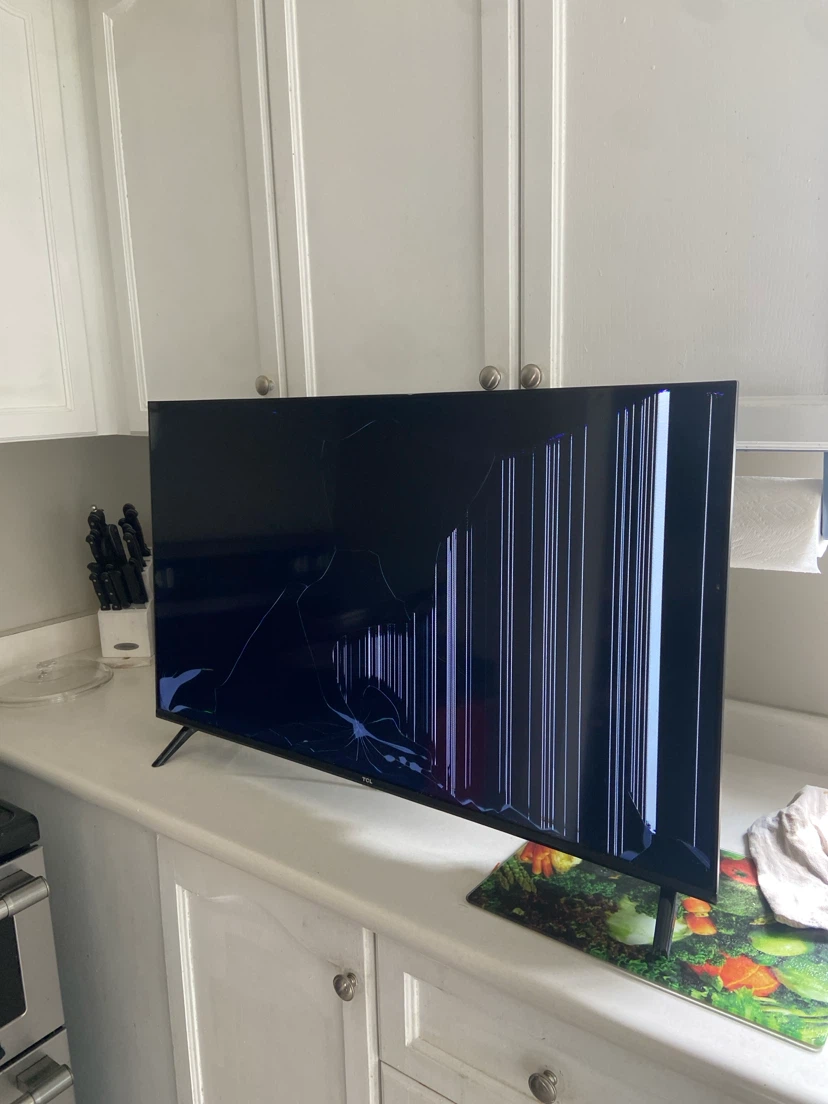 TCL TV - Cracked Screen for  parts - photo 3