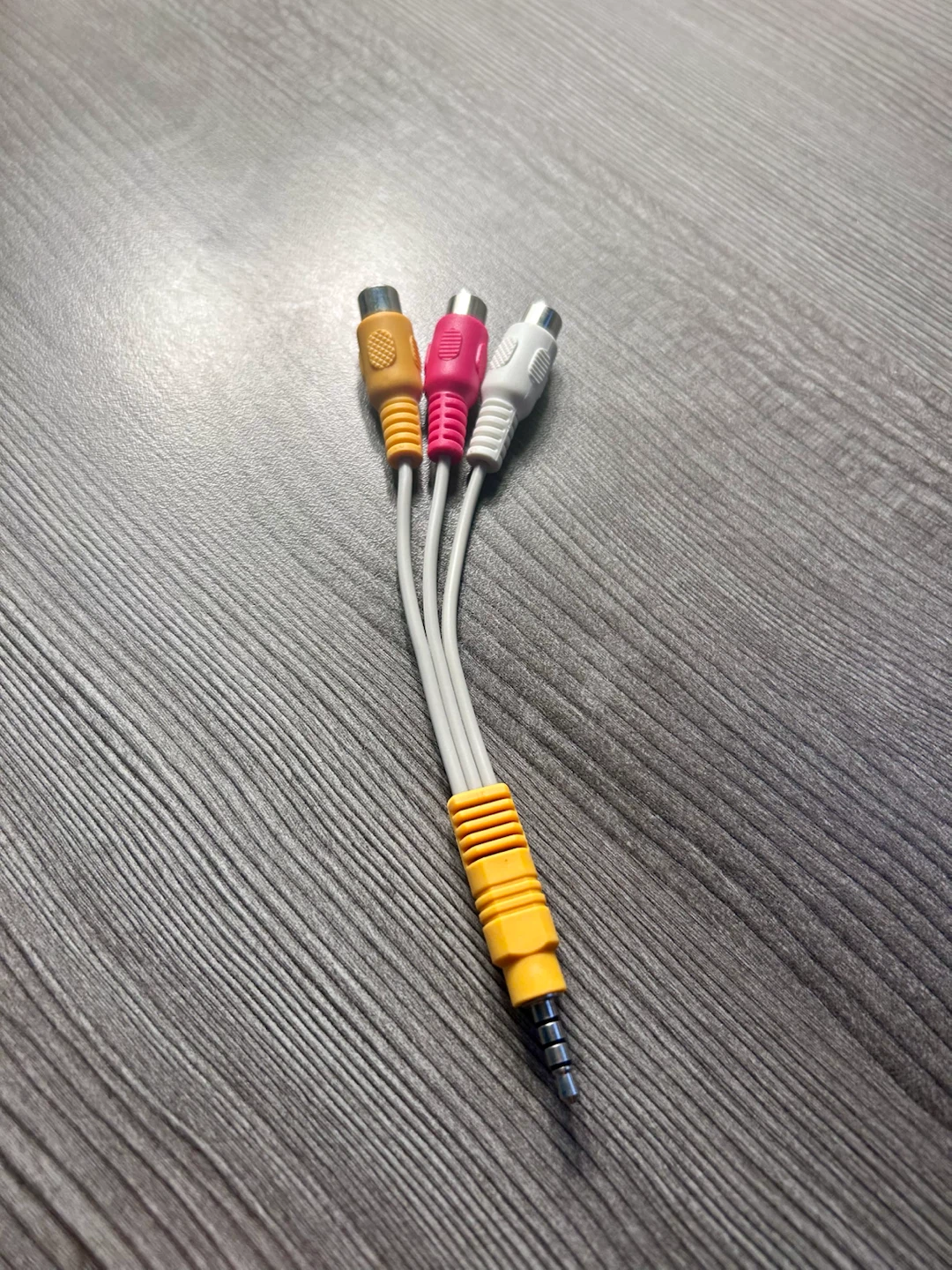 3.5mm Jack to 3 RCA AV Video Cable Adapter - photo 2