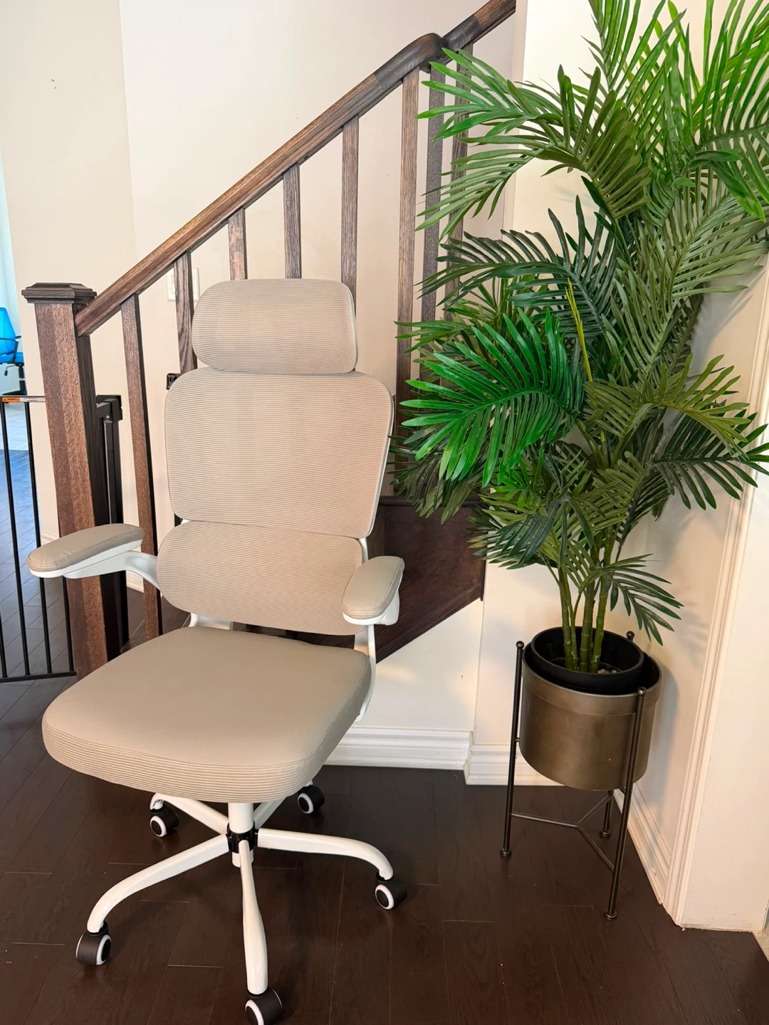 Ergonomic Office Chair - Beige - photo 2