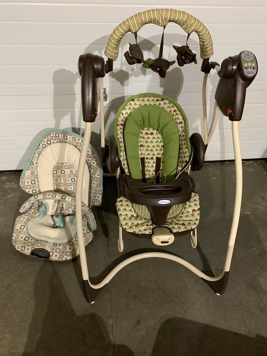 Graco Baby Swing and Bouncer Seat