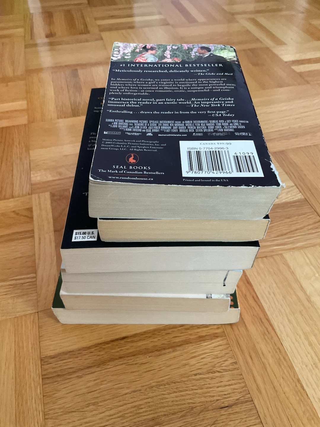 International Bestseller Book Bundle of 6 Softcover Novels - photo 5