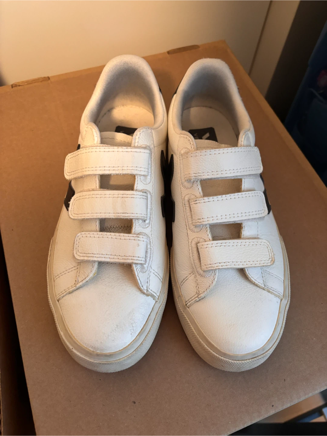 VEJA sneakers size 8