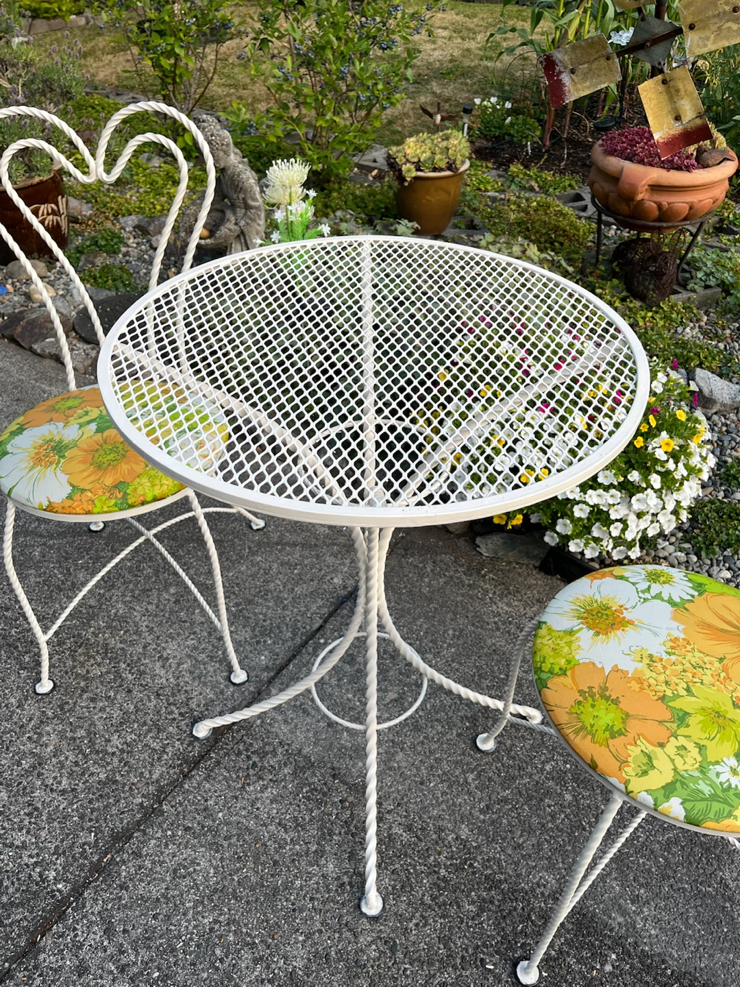 Vintage Heart Shaped Wrought iron twist bistro patio set - photo 4