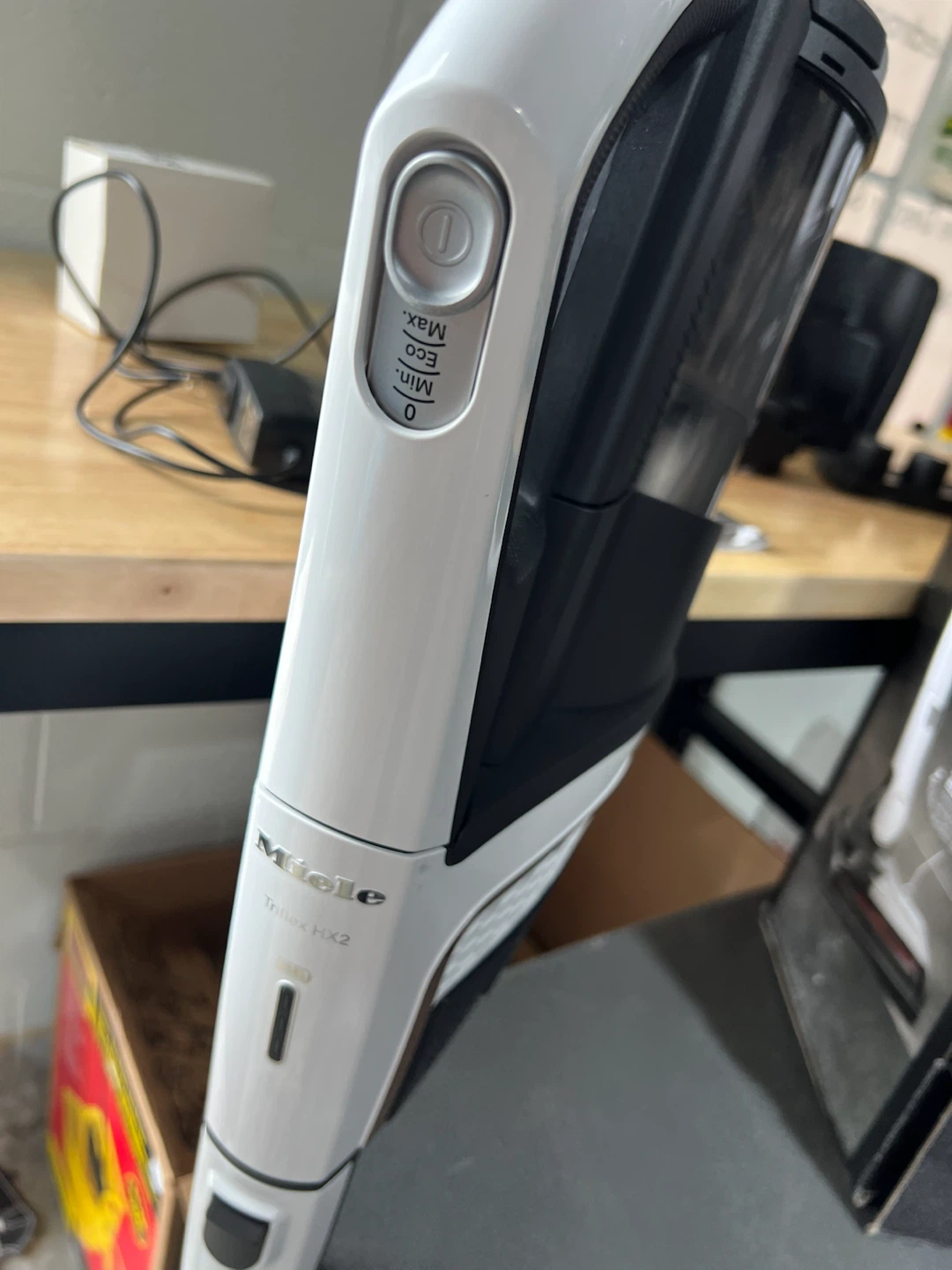Miele Triflex HX2 3-in-1 Cordless Stick Vacuum. White - photo 2