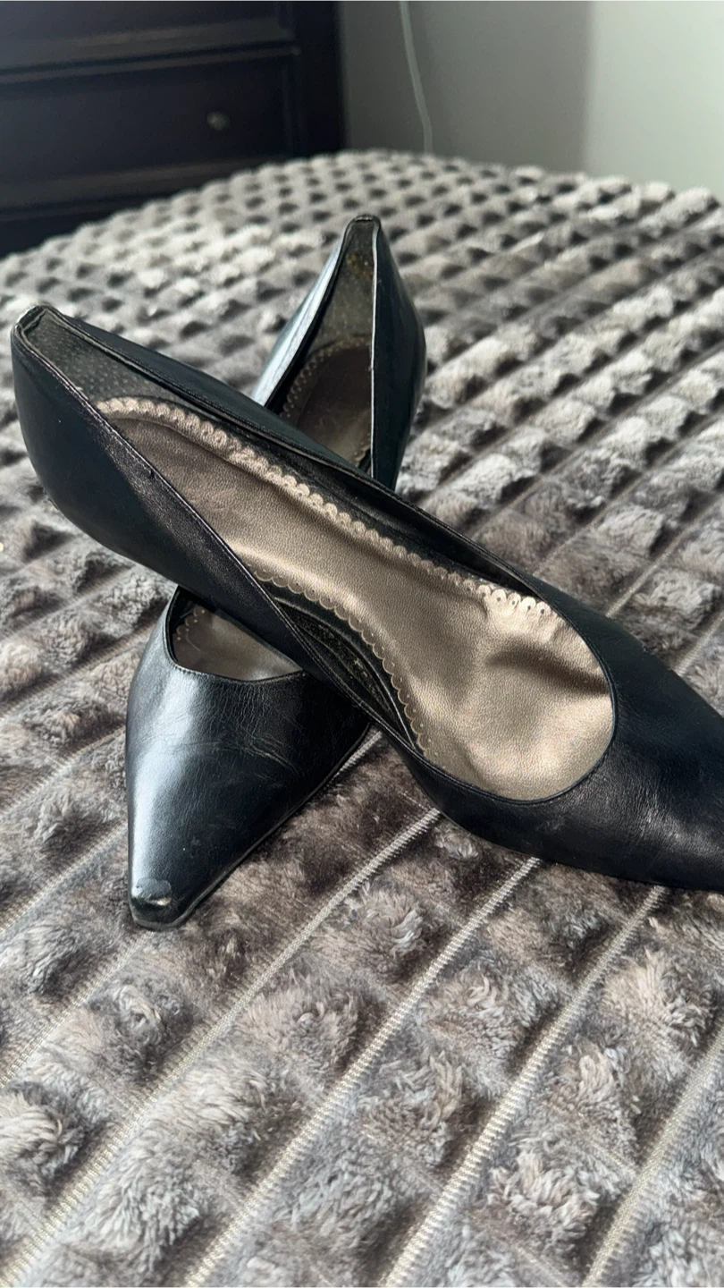 Black Leather Pointed Toe Heels - photo 2