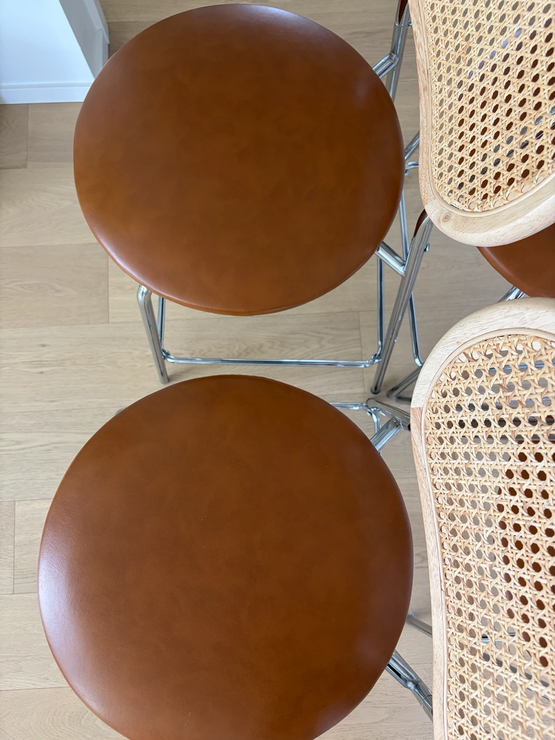 4 barstools raffia and cognac leather - photo 4