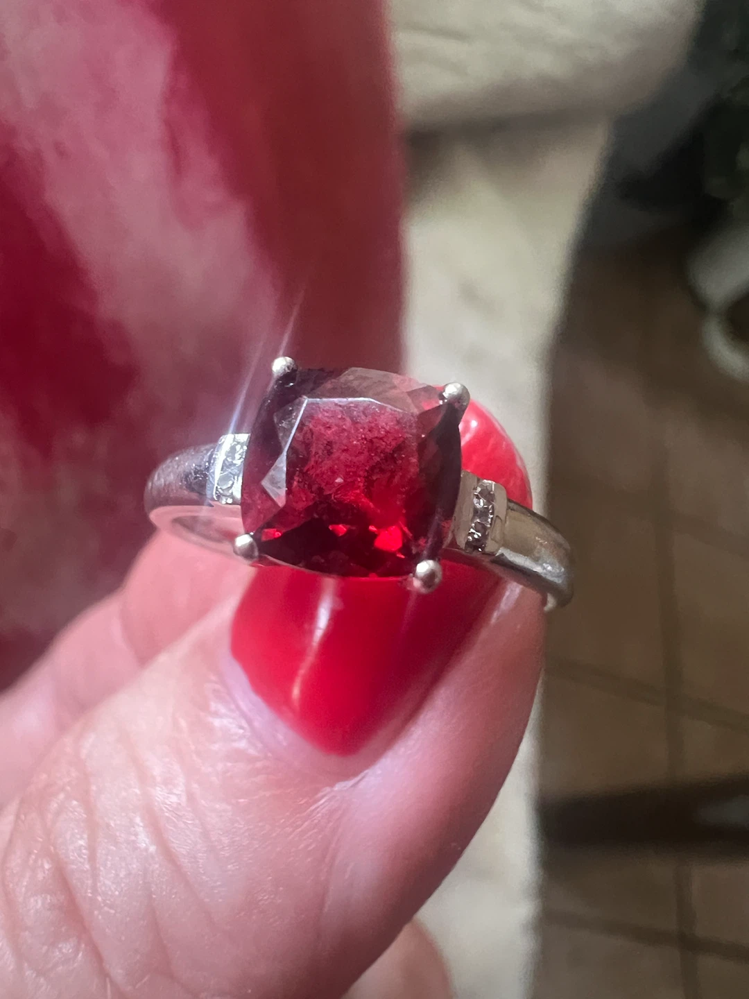 10K Garnet and diamonds Ring - photo 3