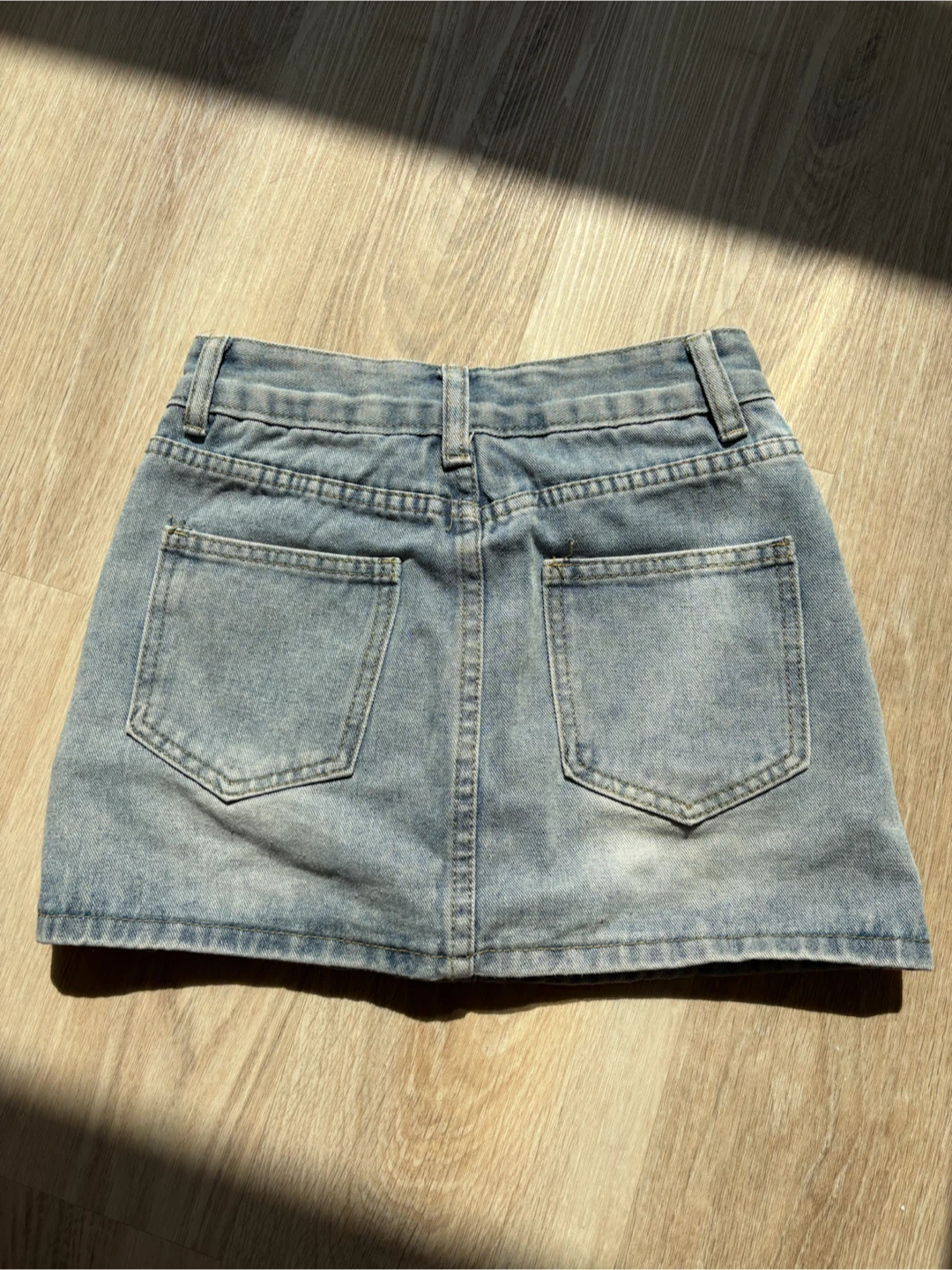 Kids L - Light Wash Denim Mini Skirt 💙 - photo 3