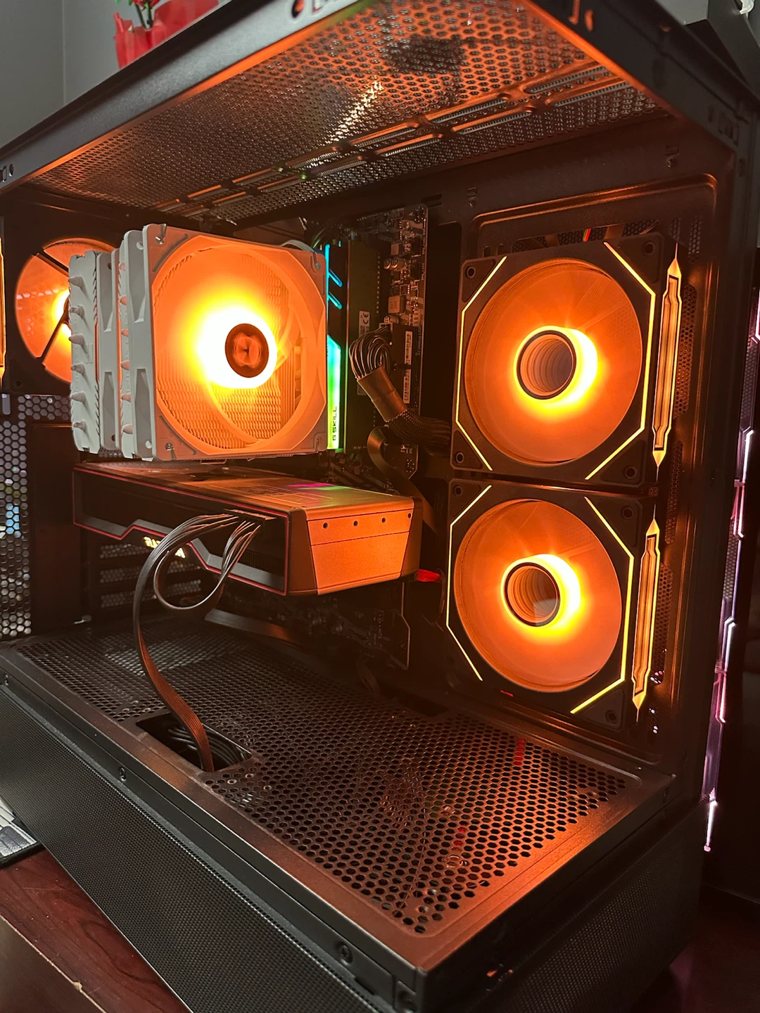 Custom Gaming PC – Ryzen 7 5700X / Radeon RX 6800 XT / 32GB RAM - photo 3