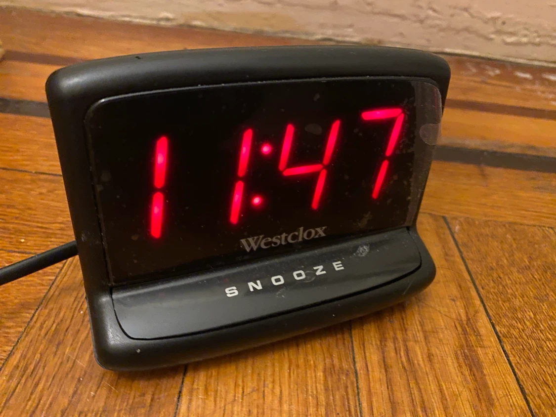 Westclox Digital Alarm Clock with Snooze - photo 3