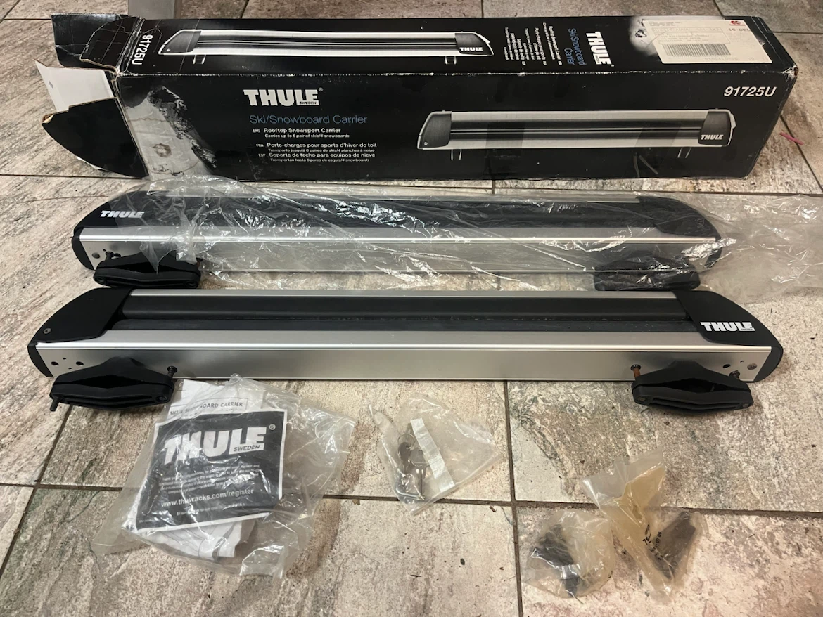 Thule ski and snowboard