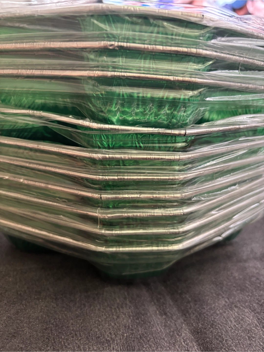 Titan Foil Christmas Tree Shape Cake Pan with Lid - photo 2