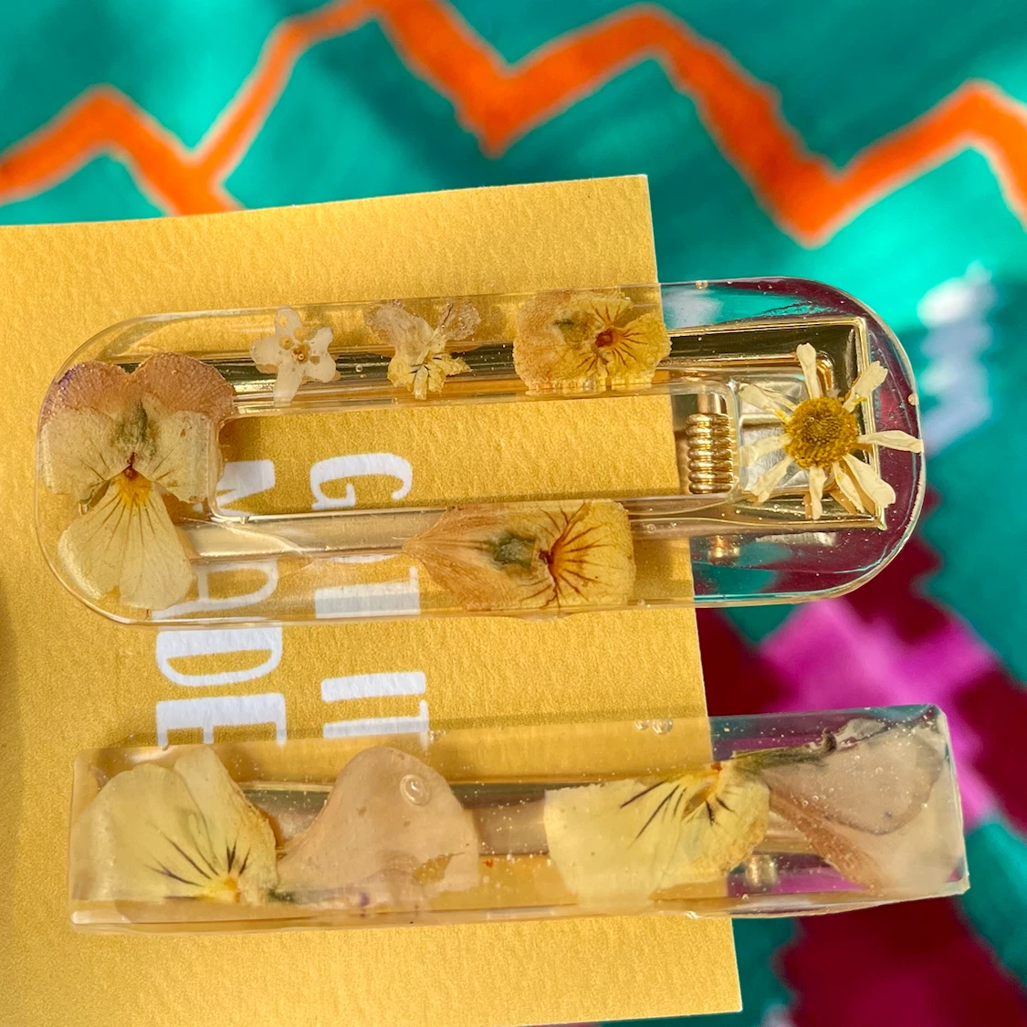 🌼 Dried Flower Resin Hair Clips (Set of 2)