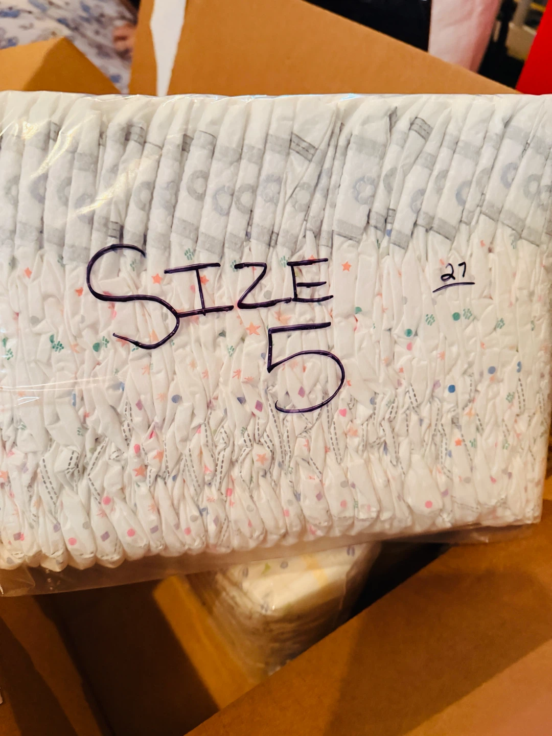 Huggies & Kirkland Diapers Size 5 - photo 2