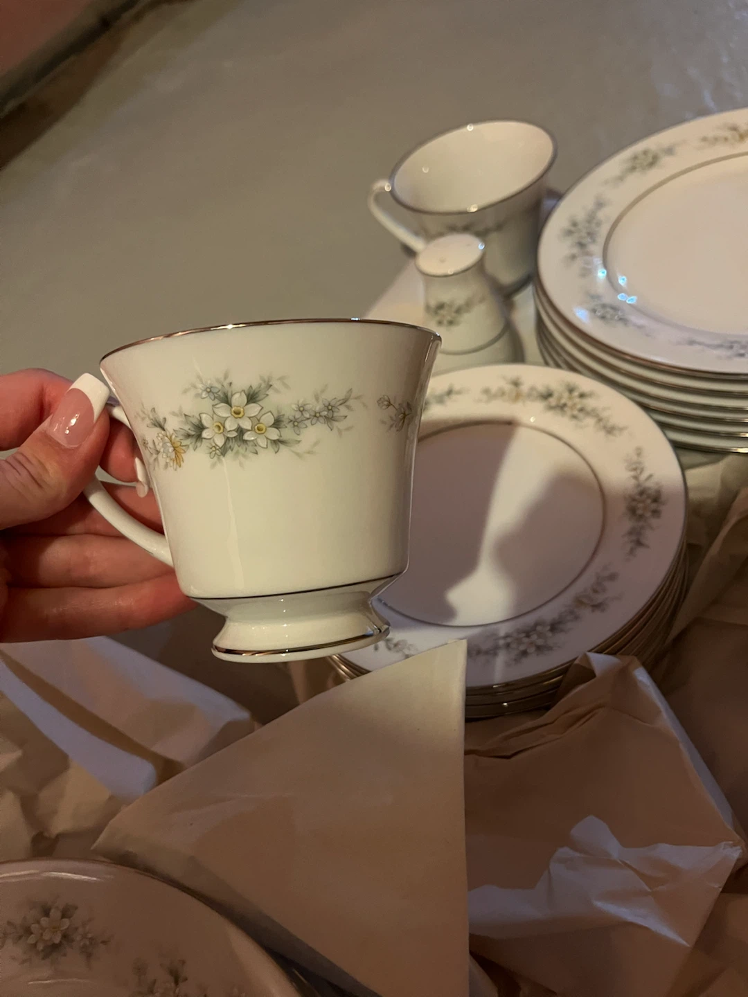 Fine China Plates and Tea Cups set - photo 2