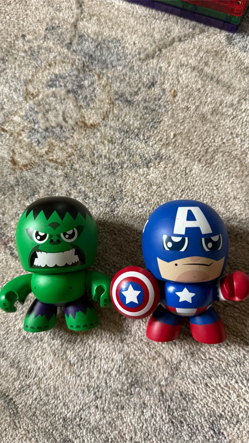 Mighty Minis Marvel Hulk & Captain America Figures