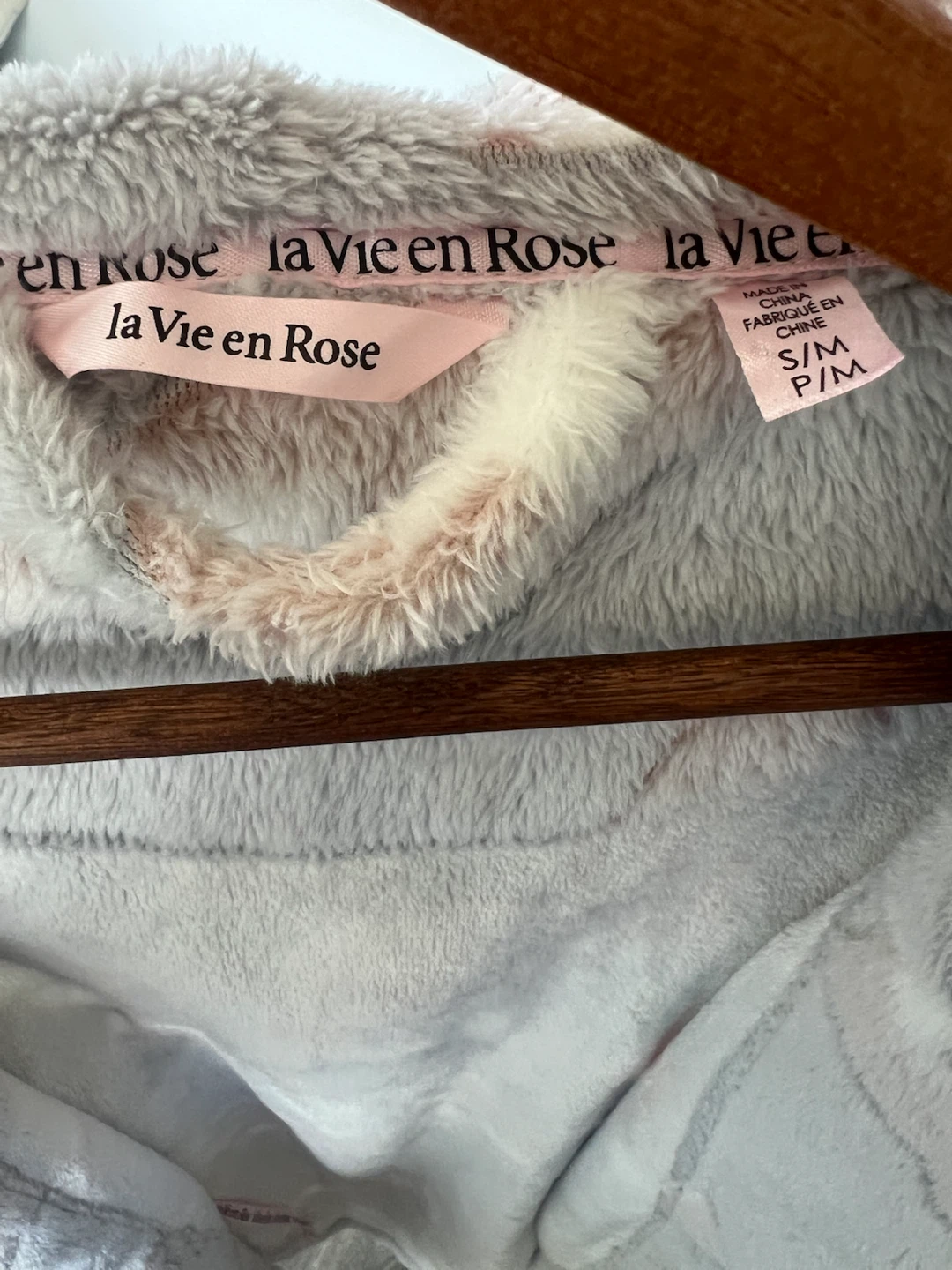 La Vie en Rose Grey Fox Fleece Robe - photo 3