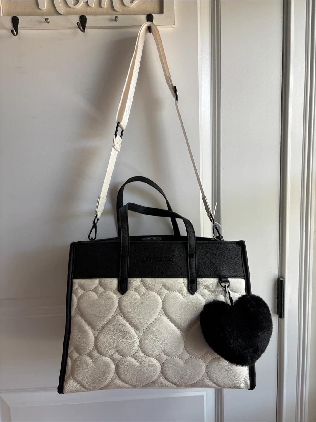 Betsey Johnson Black & White Heart Tote Bag - photo 5
