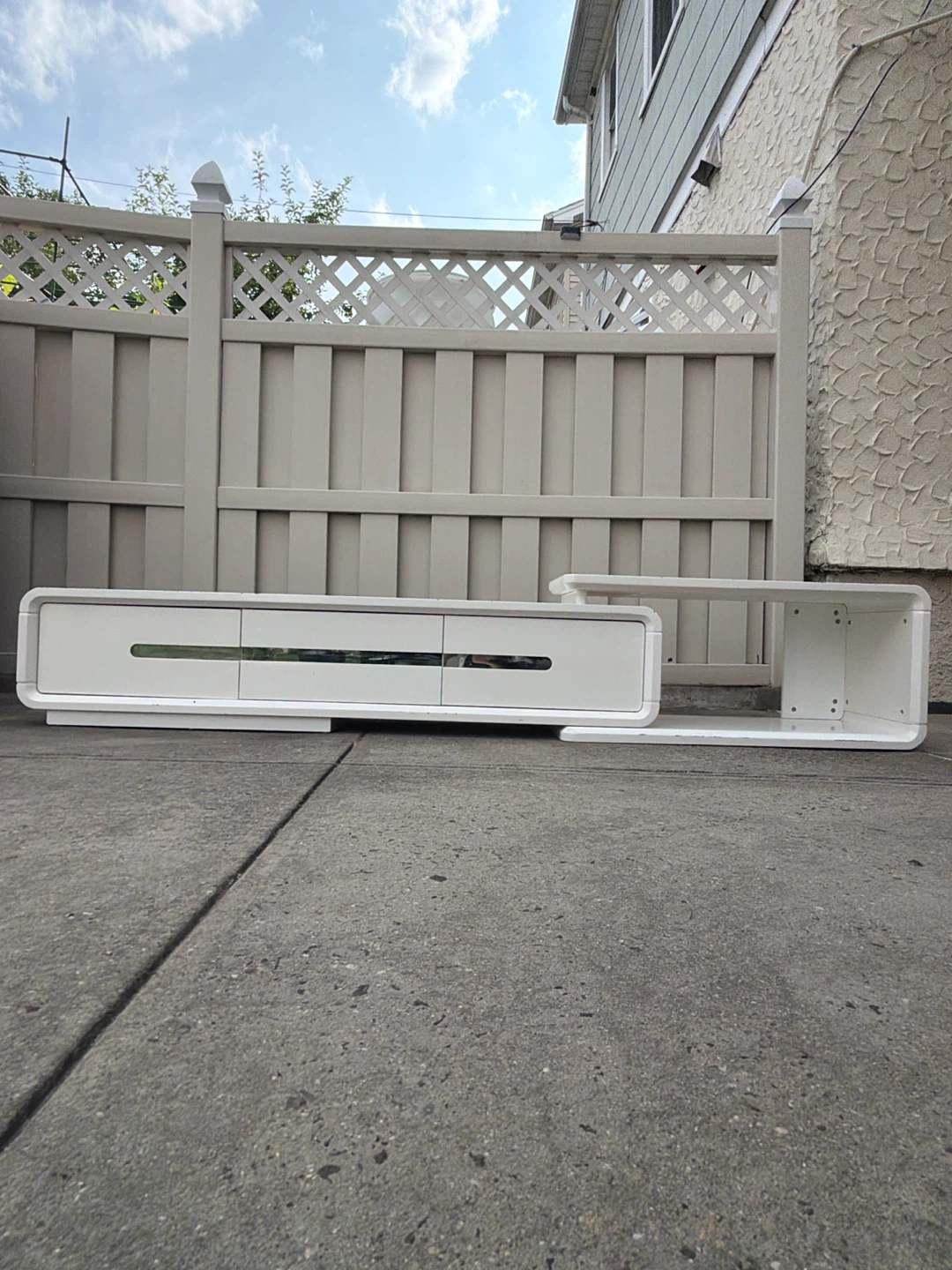 Modern White Extendable TV Stand. Gloss finish